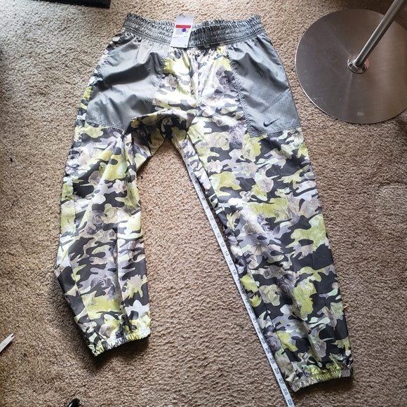 NWT Nike Green Camo Woven Jogging Suit Size L - Picture 11 of 12